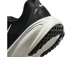Nike Vomero 18 "Black"