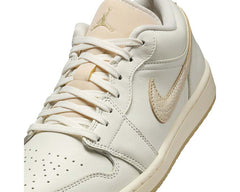 Air Jordan 1 Low SE W "Team Gold"