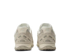 New Balance 204L "Sea Salt"