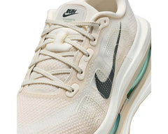 Nike Vomero Premium "Sanddrift"